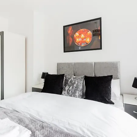 Сasa de vacaciones Yarnfield House By Nec Bhx - Free Multi Car Van Parking *