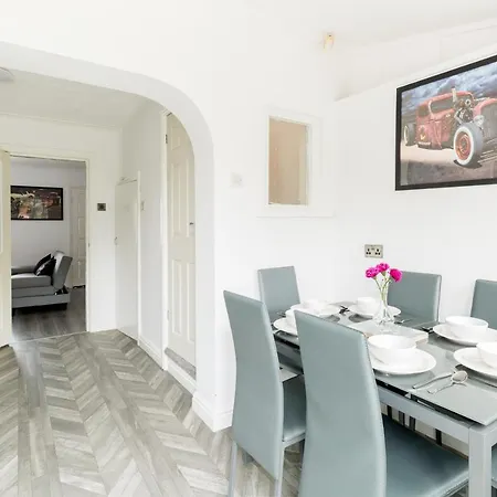 Yarnfield House By Nec Bhx - Free Multi Car Van Parking Сasa de vacaciones *